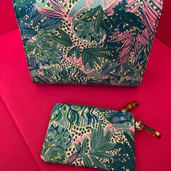 Lilly Pulitzer cane handle purse - Picture 3 of 8